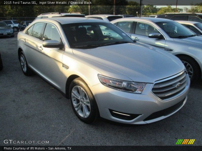 Ingot Silver Metallic / Charcoal Black 2015 Ford Taurus SEL