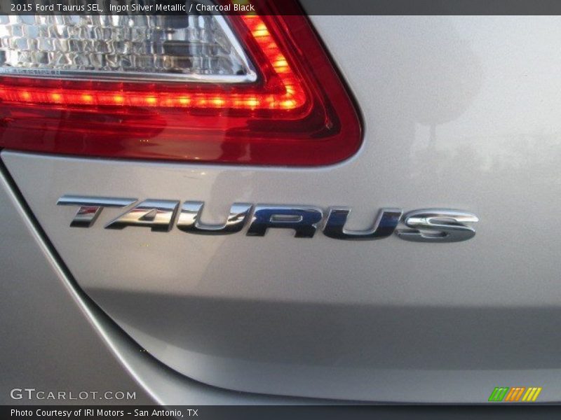 Ingot Silver Metallic / Charcoal Black 2015 Ford Taurus SEL