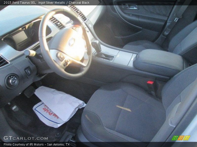 Ingot Silver Metallic / Charcoal Black 2015 Ford Taurus SEL