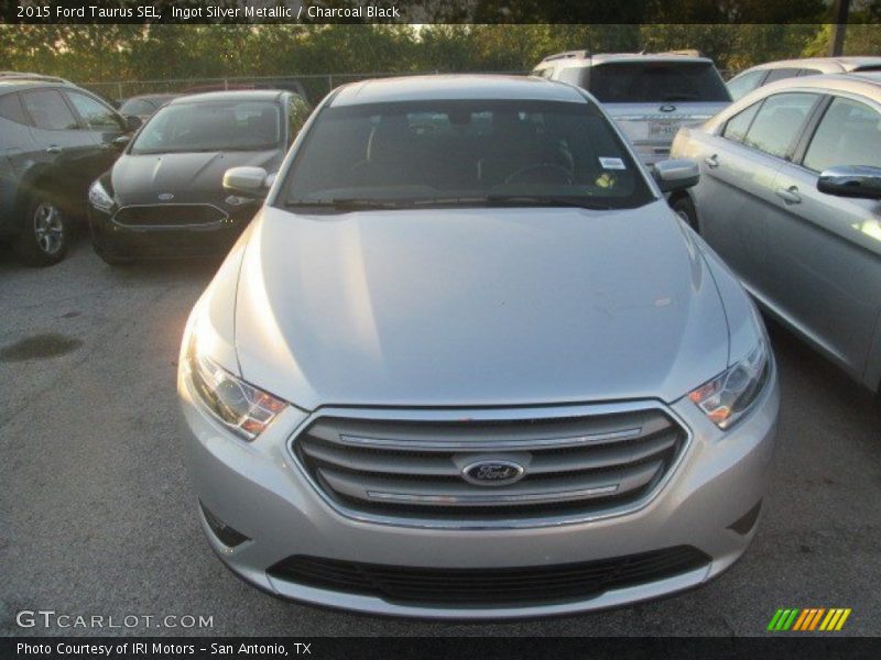 Ingot Silver Metallic / Charcoal Black 2015 Ford Taurus SEL