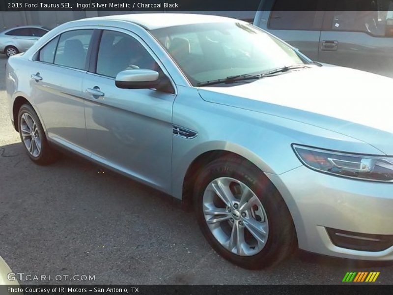 Ingot Silver Metallic / Charcoal Black 2015 Ford Taurus SEL