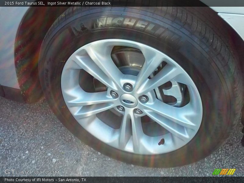 Ingot Silver Metallic / Charcoal Black 2015 Ford Taurus SEL
