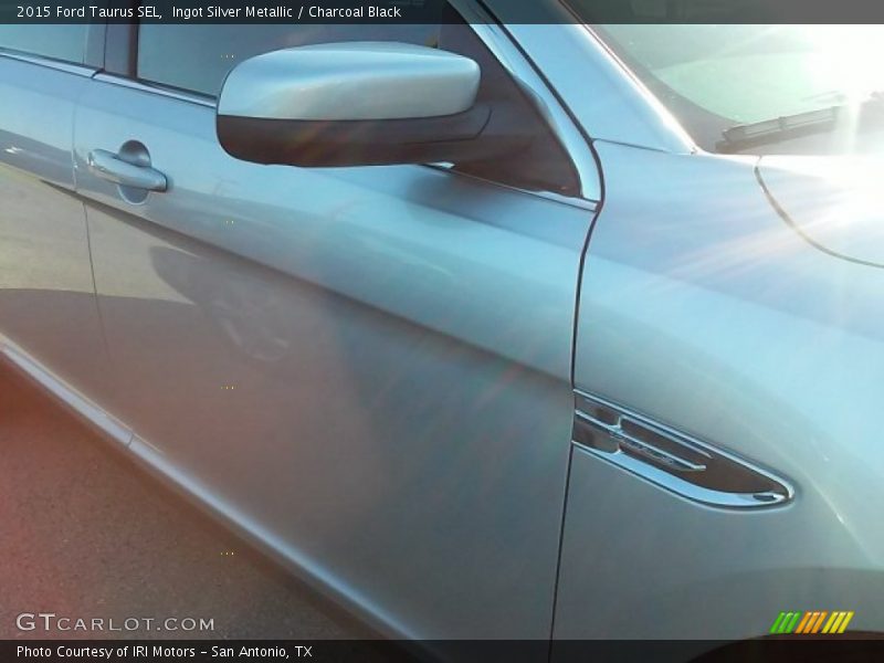Ingot Silver Metallic / Charcoal Black 2015 Ford Taurus SEL