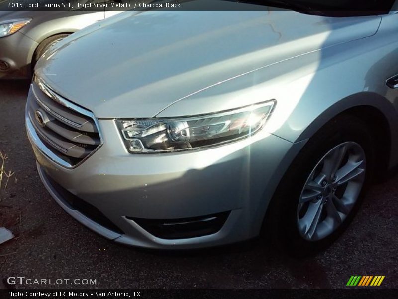 Ingot Silver Metallic / Charcoal Black 2015 Ford Taurus SEL