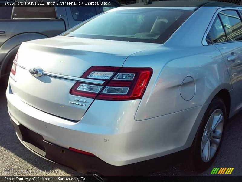Ingot Silver Metallic / Charcoal Black 2015 Ford Taurus SEL