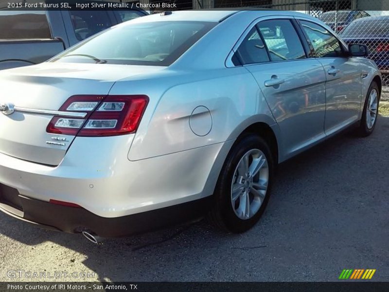 Ingot Silver Metallic / Charcoal Black 2015 Ford Taurus SEL