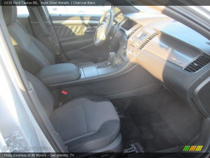 Ingot Silver Metallic / Charcoal Black 2015 Ford Taurus SEL