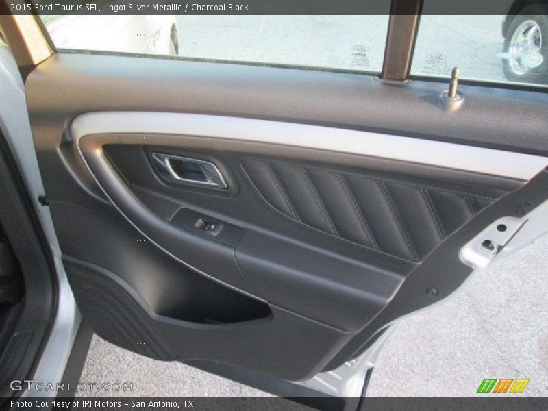 Ingot Silver Metallic / Charcoal Black 2015 Ford Taurus SEL