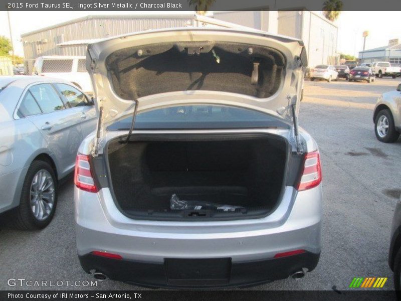 Ingot Silver Metallic / Charcoal Black 2015 Ford Taurus SEL