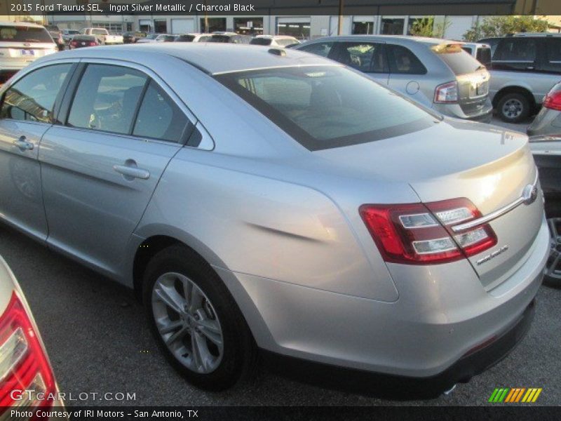 Ingot Silver Metallic / Charcoal Black 2015 Ford Taurus SEL