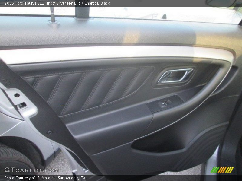 Ingot Silver Metallic / Charcoal Black 2015 Ford Taurus SEL