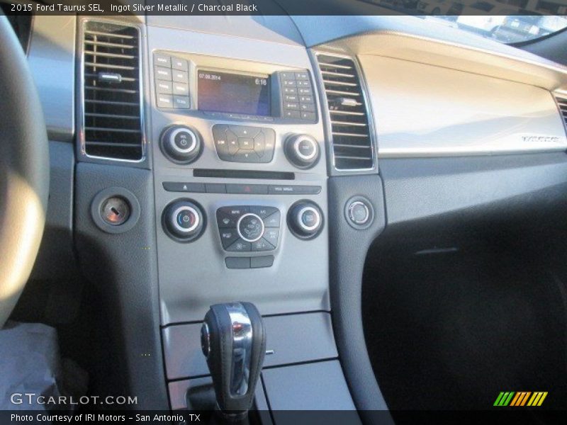 Ingot Silver Metallic / Charcoal Black 2015 Ford Taurus SEL