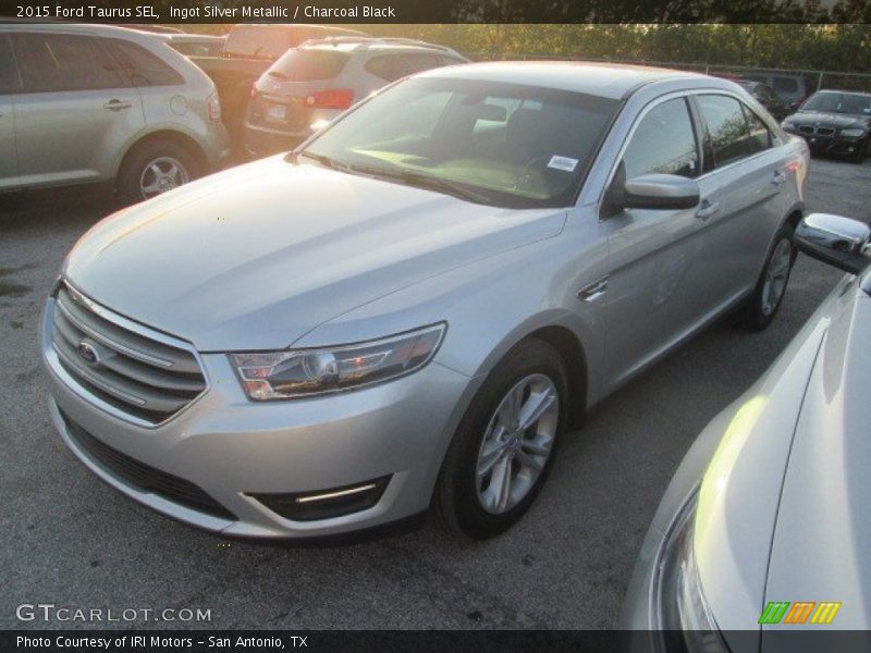 Ingot Silver Metallic / Charcoal Black 2015 Ford Taurus SEL