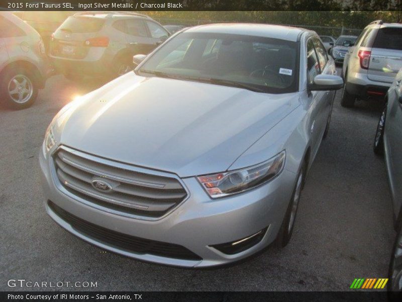 Ingot Silver Metallic / Charcoal Black 2015 Ford Taurus SEL