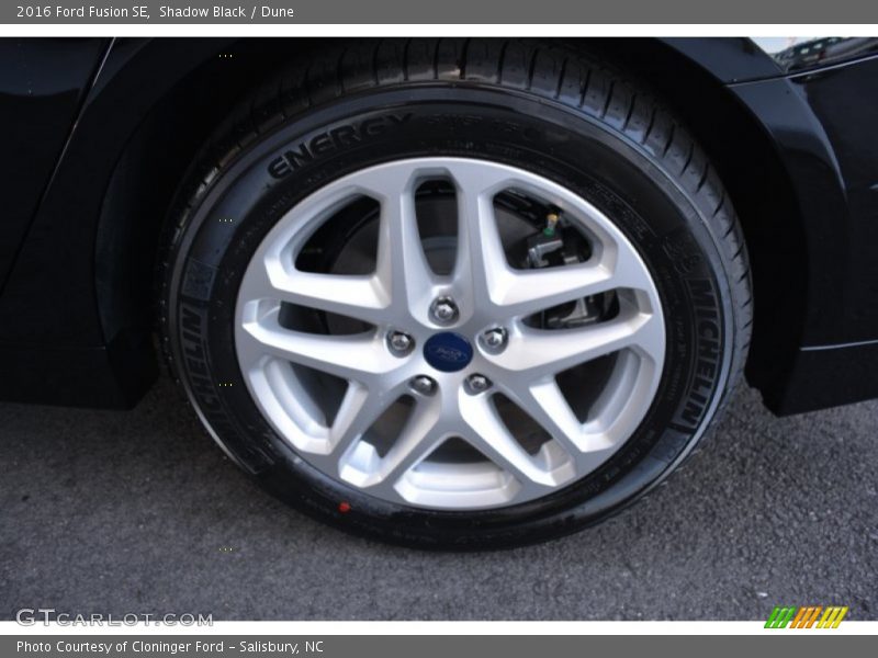 Shadow Black / Dune 2016 Ford Fusion SE