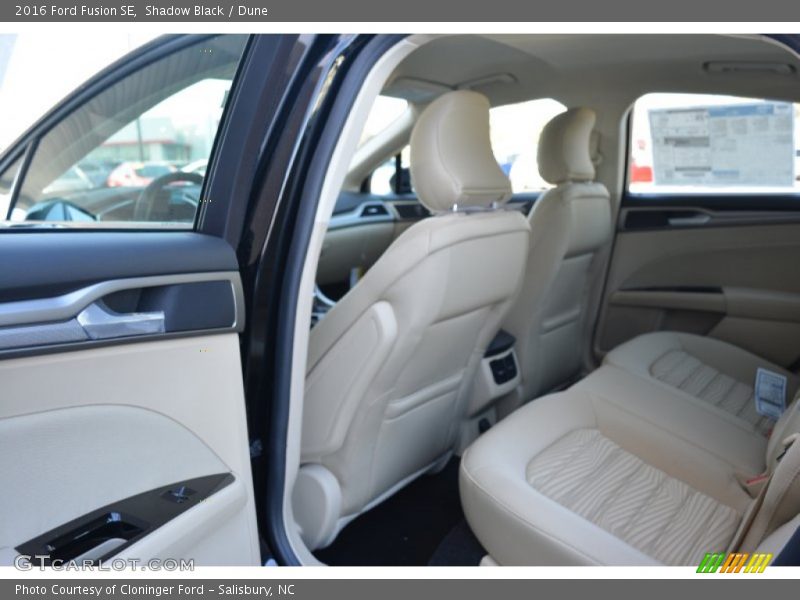 Shadow Black / Dune 2016 Ford Fusion SE