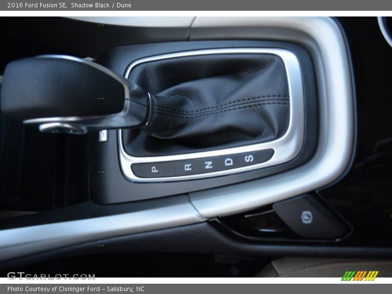 Shadow Black / Dune 2016 Ford Fusion SE