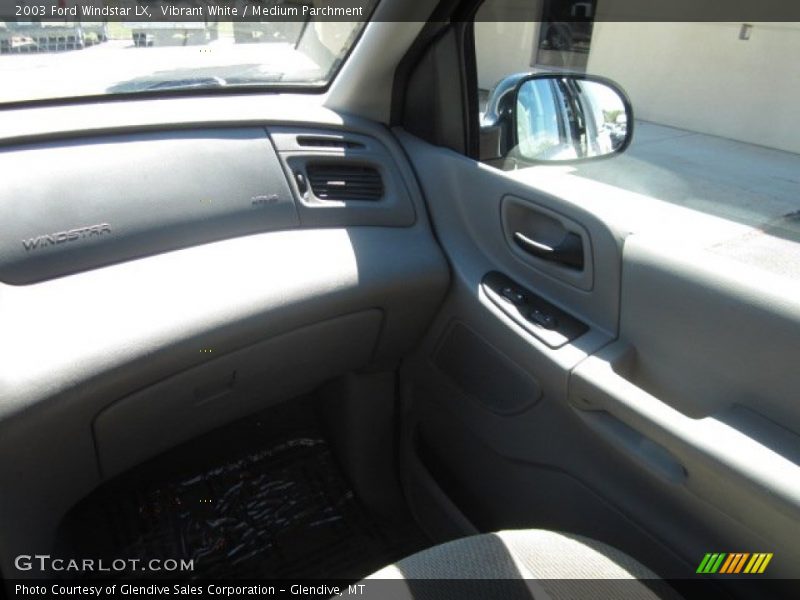 Vibrant White / Medium Parchment 2003 Ford Windstar LX