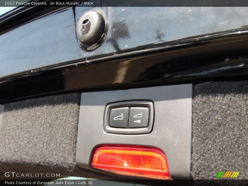 Jet Black Metallic / Black 2013 Porsche Cayenne