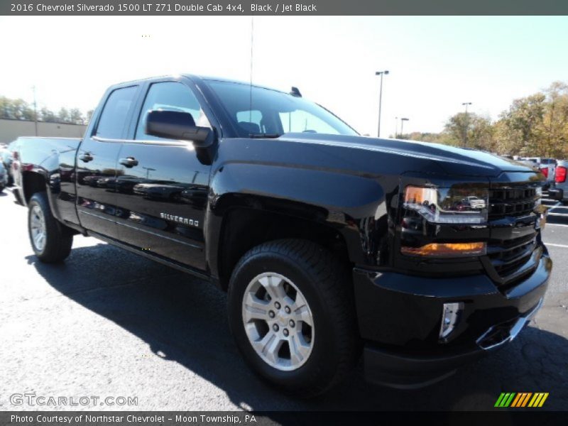 Front 3/4 View of 2016 Silverado 1500 LT Z71 Double Cab 4x4