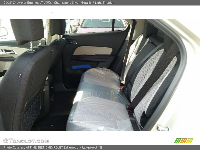 Champagne Silver Metallic / Light Titanium 2016 Chevrolet Equinox LT AWD