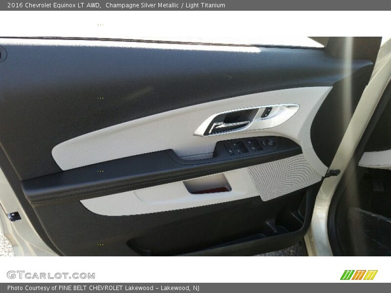 Champagne Silver Metallic / Light Titanium 2016 Chevrolet Equinox LT AWD