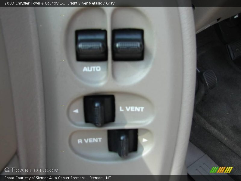 Bright Silver Metallic / Gray 2003 Chrysler Town & Country EX