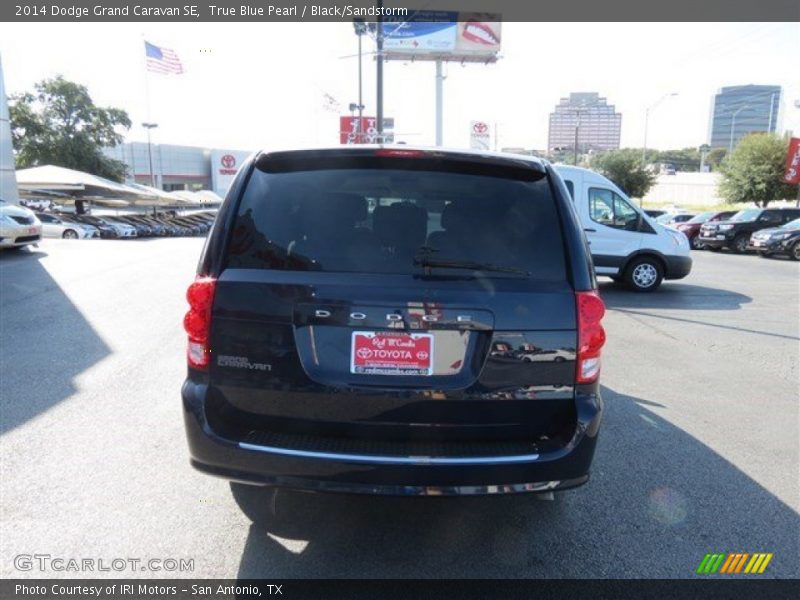 True Blue Pearl / Black/Sandstorm 2014 Dodge Grand Caravan SE