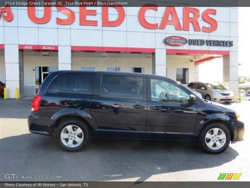 True Blue Pearl / Black/Sandstorm 2014 Dodge Grand Caravan SE