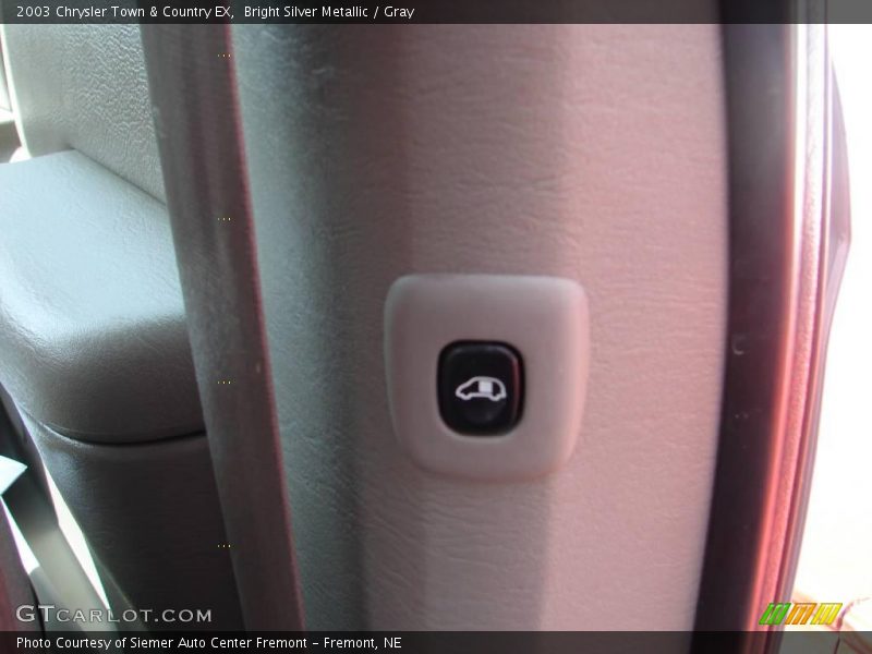 Bright Silver Metallic / Gray 2003 Chrysler Town & Country EX