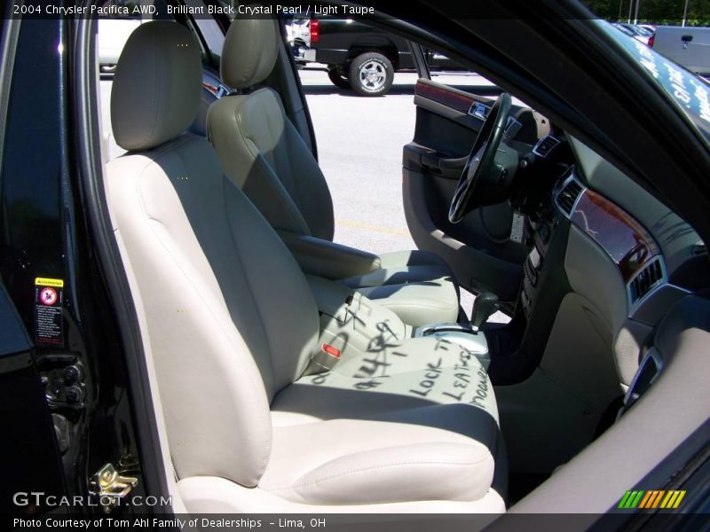 Brilliant Black Crystal Pearl / Light Taupe 2004 Chrysler Pacifica AWD