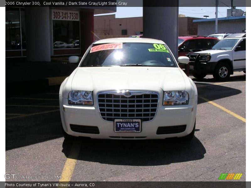 Cool Vanilla / Dark Slate Gray/Light Slate Gray 2006 Chrysler 300