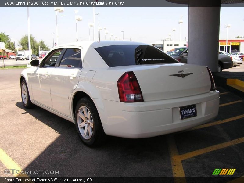 Cool Vanilla / Dark Slate Gray/Light Slate Gray 2006 Chrysler 300