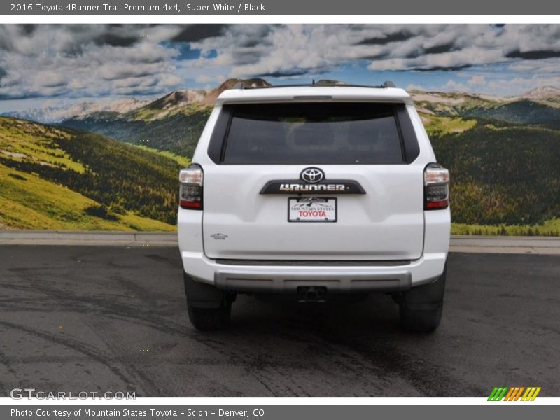Super White / Black 2016 Toyota 4Runner Trail Premium 4x4