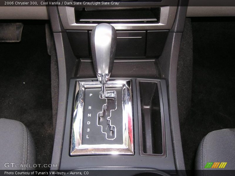 Cool Vanilla / Dark Slate Gray/Light Slate Gray 2006 Chrysler 300