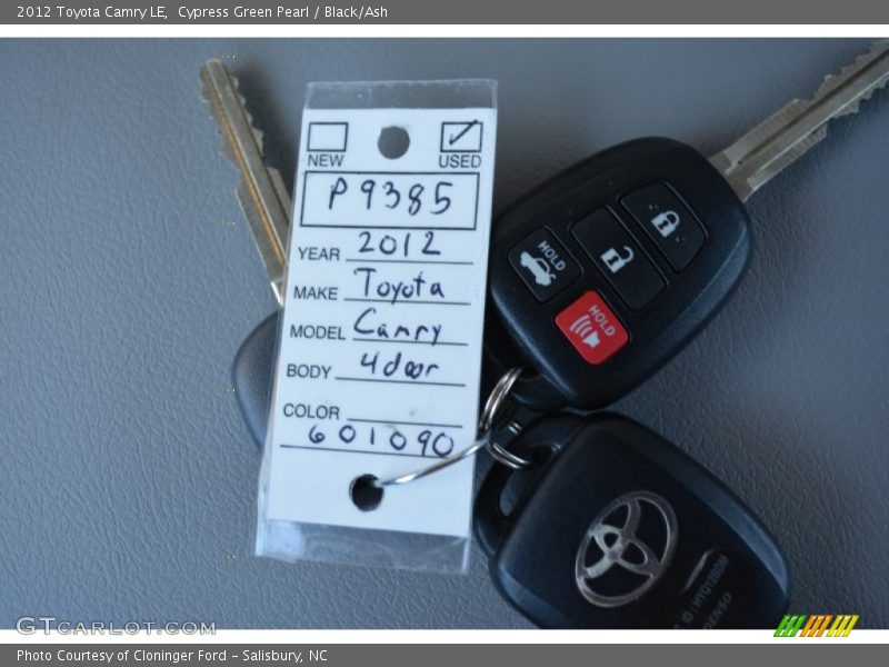 Cypress Green Pearl / Black/Ash 2012 Toyota Camry LE