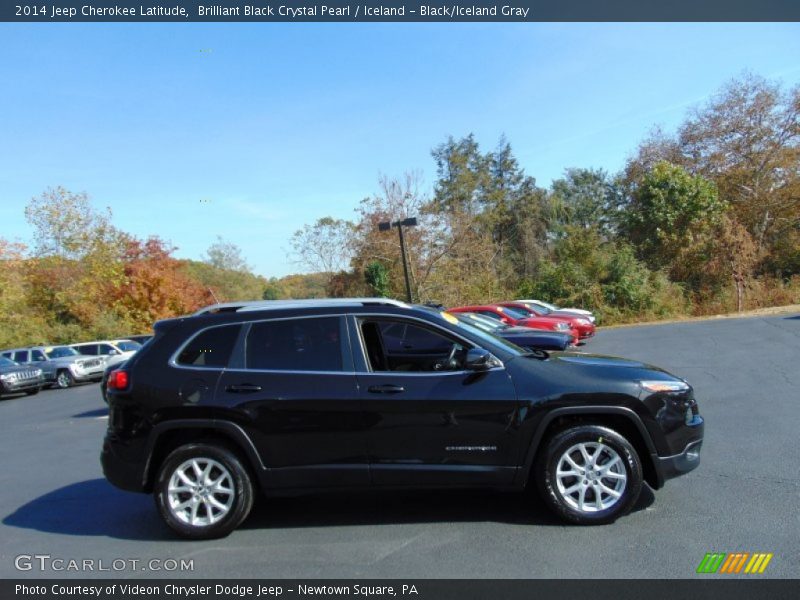 Brilliant Black Crystal Pearl / Iceland - Black/Iceland Gray 2014 Jeep Cherokee Latitude