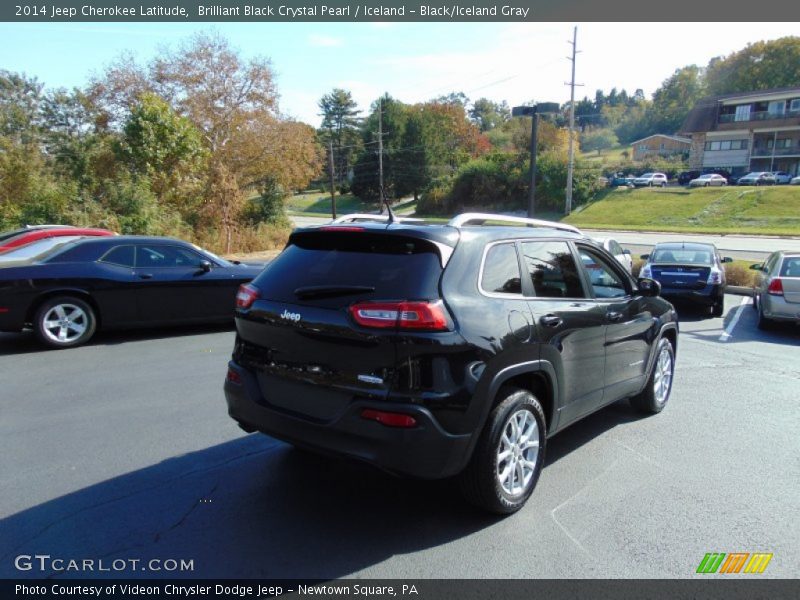 Brilliant Black Crystal Pearl / Iceland - Black/Iceland Gray 2014 Jeep Cherokee Latitude