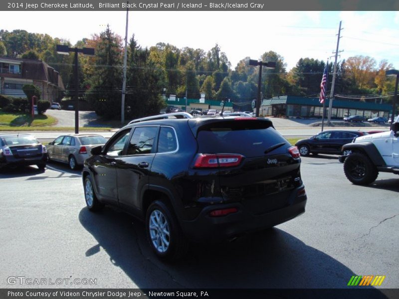 Brilliant Black Crystal Pearl / Iceland - Black/Iceland Gray 2014 Jeep Cherokee Latitude