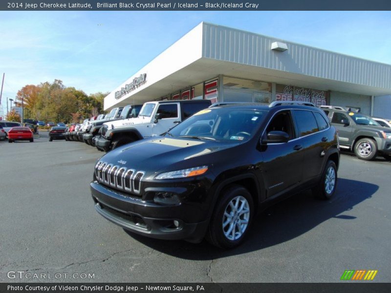 Brilliant Black Crystal Pearl / Iceland - Black/Iceland Gray 2014 Jeep Cherokee Latitude