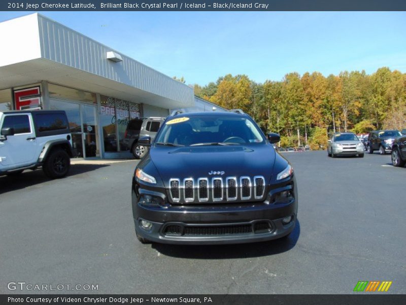 Brilliant Black Crystal Pearl / Iceland - Black/Iceland Gray 2014 Jeep Cherokee Latitude