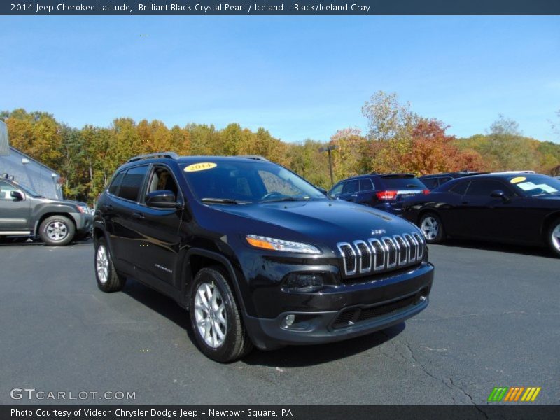 Brilliant Black Crystal Pearl / Iceland - Black/Iceland Gray 2014 Jeep Cherokee Latitude