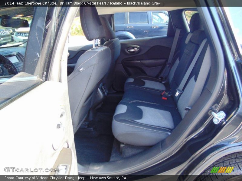 Brilliant Black Crystal Pearl / Iceland - Black/Iceland Gray 2014 Jeep Cherokee Latitude