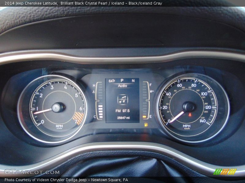 Brilliant Black Crystal Pearl / Iceland - Black/Iceland Gray 2014 Jeep Cherokee Latitude