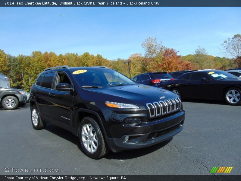 Brilliant Black Crystal Pearl / Iceland - Black/Iceland Gray 2014 Jeep Cherokee Latitude