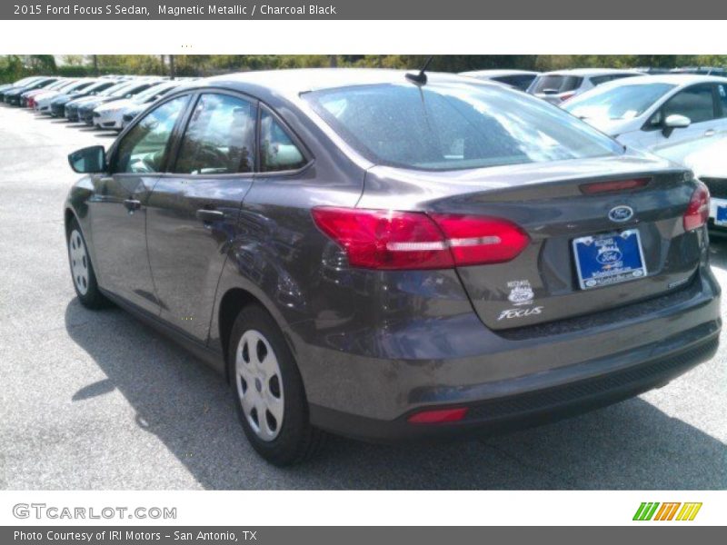 Magnetic Metallic / Charcoal Black 2015 Ford Focus S Sedan