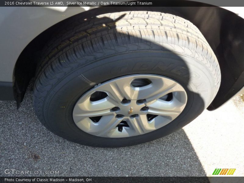 Silver Ice Metallic / Dark Titanium/Light Titanium 2016 Chevrolet Traverse LS AWD