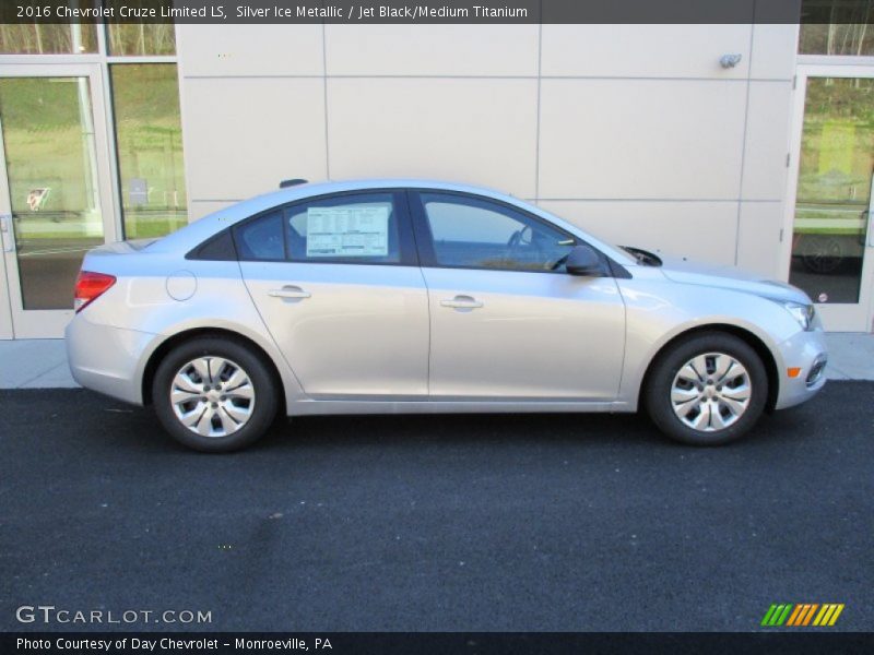 Silver Ice Metallic / Jet Black/Medium Titanium 2016 Chevrolet Cruze Limited LS