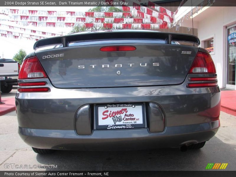 Dark Titanium Metallic / Dark Slate Gray 2004 Dodge Stratus SE Sedan