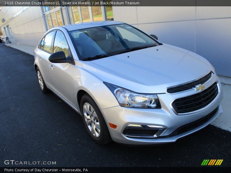 Silver Ice Metallic / Jet Black/Medium Titanium 2016 Chevrolet Cruze Limited LS